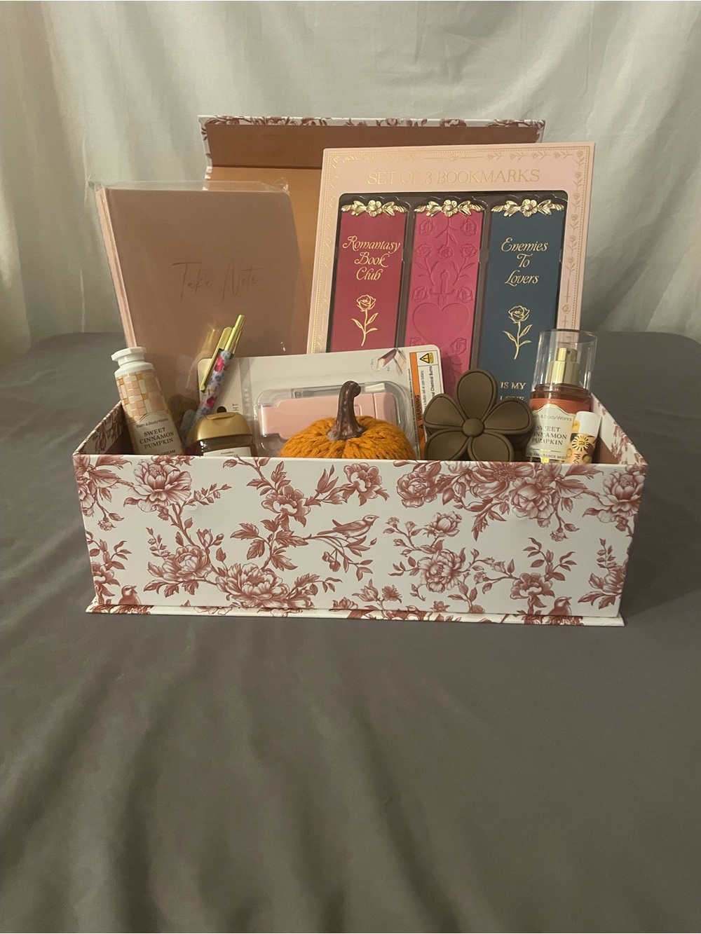 Luxurious Book Guru or Study Gift Set - Picture 3 of 11